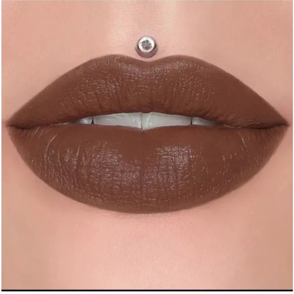 COPY - DOMINATRIX Jeffree Star Velvet Trap